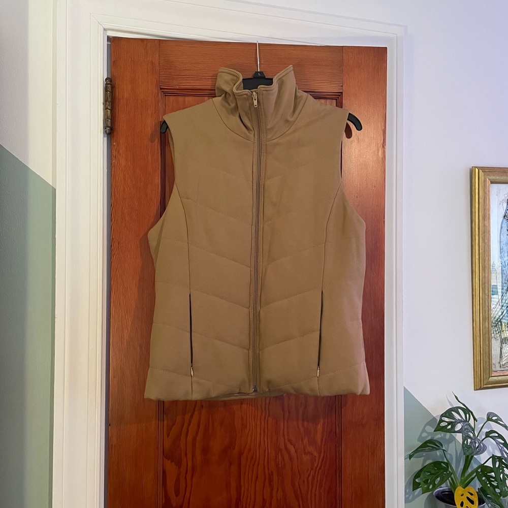 Coldwater creek Tan outdoor vest Large 14